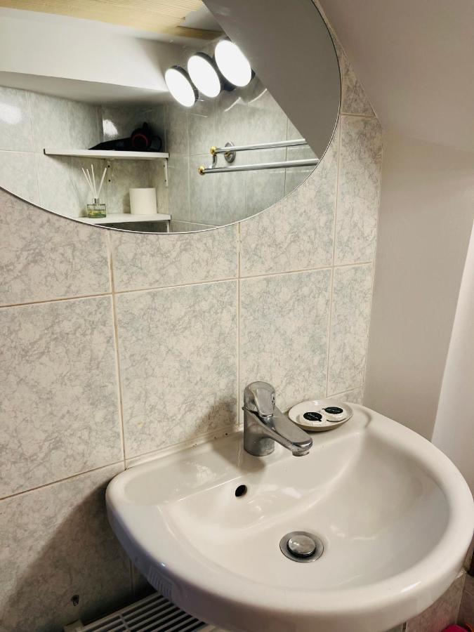 Dream Dwell Paris-Two-Bedroom Flat Near Pompidou Centre Екстериор снимка